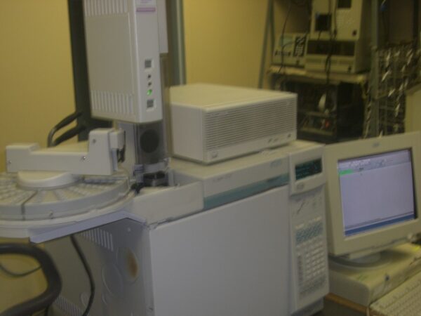 Agilent-6890-GC-controller-auto-injector-1_productimage_125_1.jpg