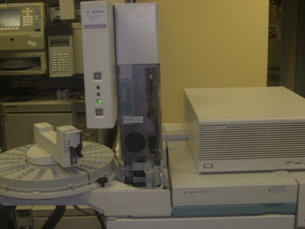 Agilent-6890-GC-controller-auto-injector-3_productimage_125_3.jpg