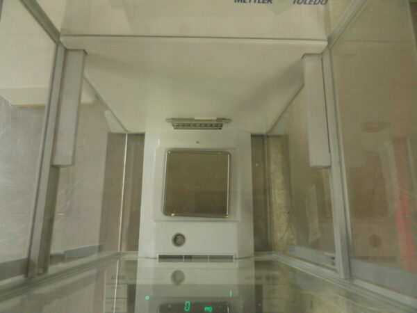 Mettler20Toledo20AT20020Analytical20Balance202_productimage_2414_2.jpg