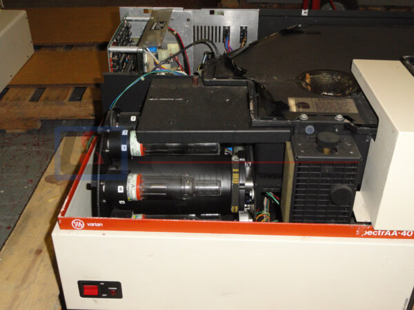 Varian20SpectrAA-4020Atomic20Absorption20Spectrometer203_productimage_1775_2.jpg