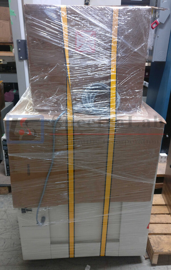 leica-cm3600-packed-1.jpg